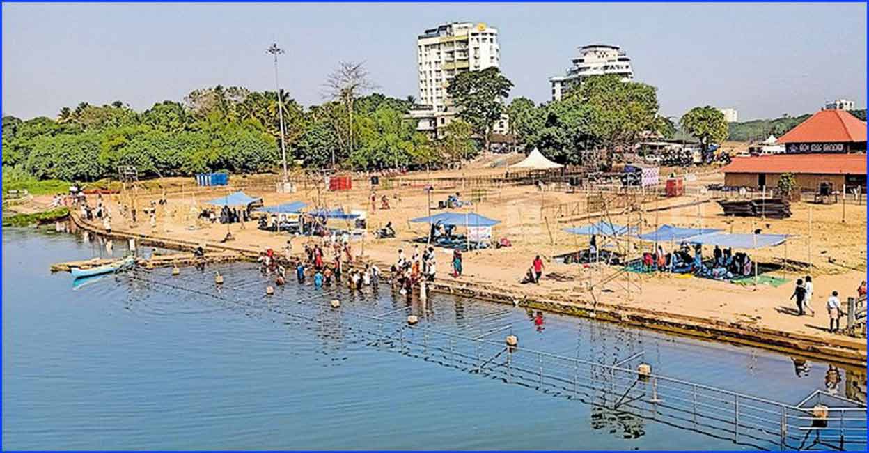 Hundreds of people from various parts of the state would assemble at the ancient Mahadeva Temple at Aluva to offer balitharpanam.
