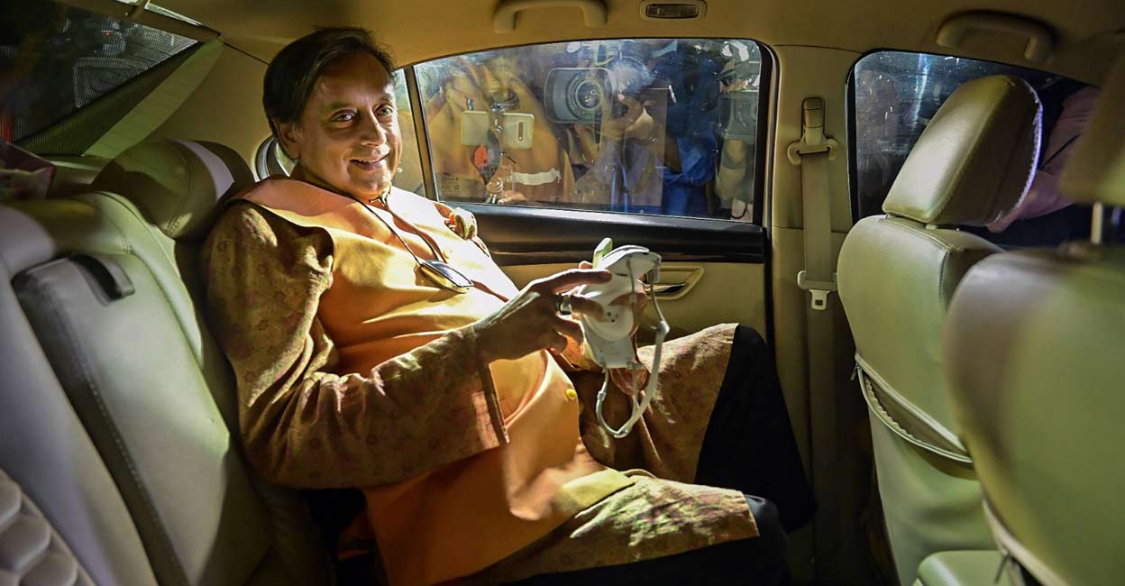 shashi-tharoor-g-23-meet-azad-house shashi-tharoor-g-23-meet-azad-house