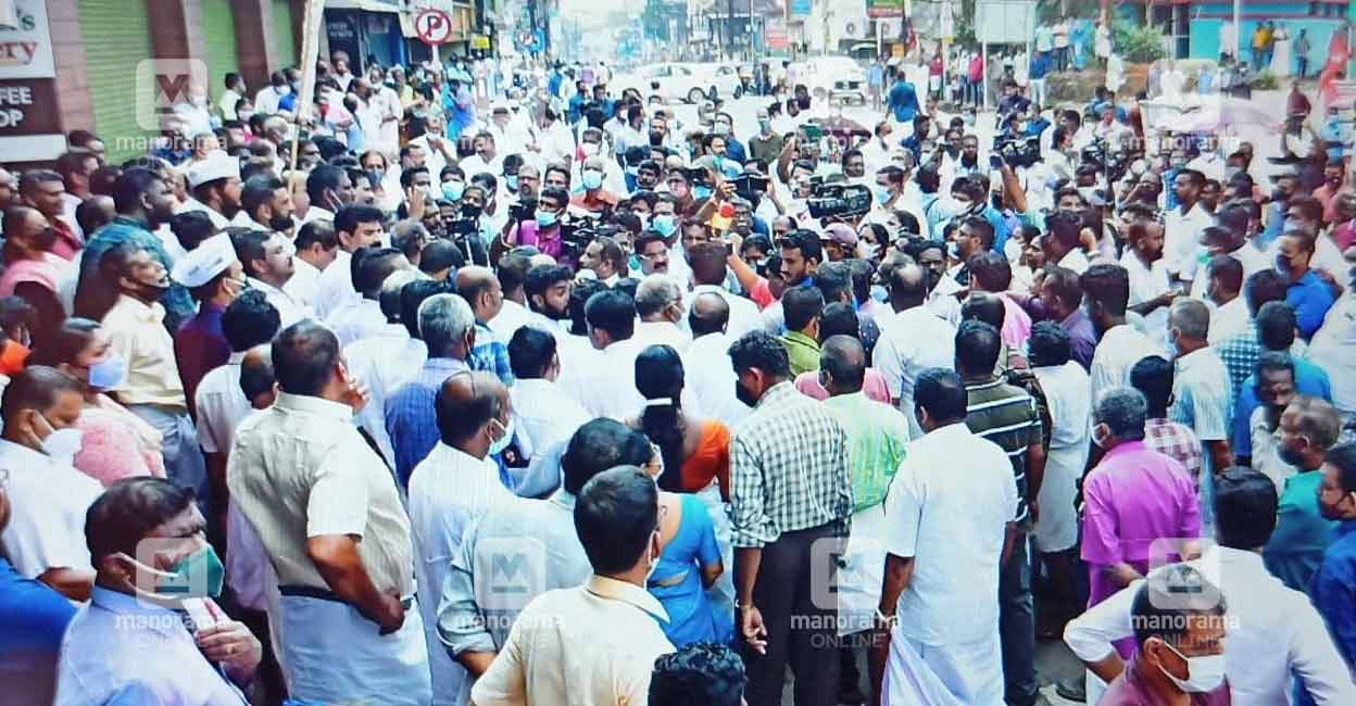 K Rail hartal Local people gathered at Changanassery as part of the hartal on Friday.