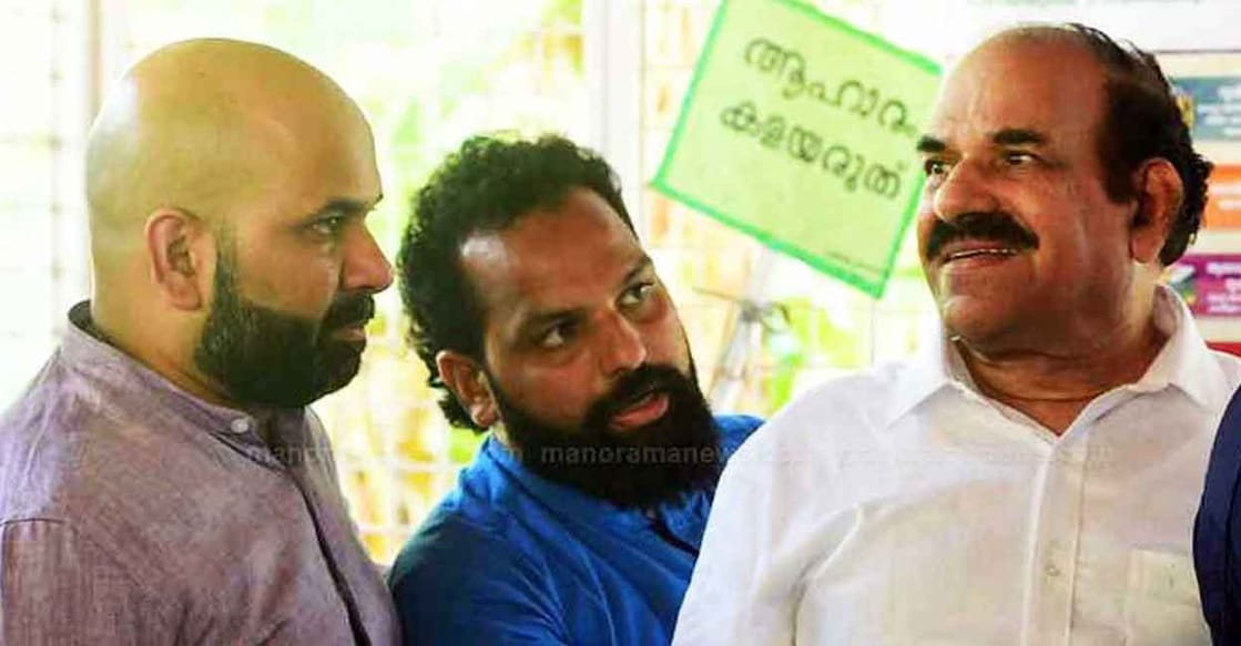 Kodiyeri Balakrishnan with sons Binoy and Bineesh. Kodiyeri Balakrishnan with sons Binoy and Bineesh.