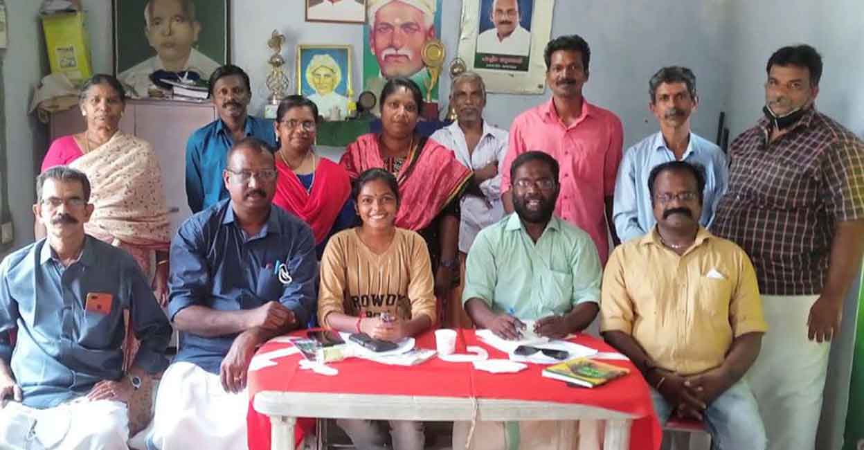 young-politician-ss-chippy SS Chippy (center)