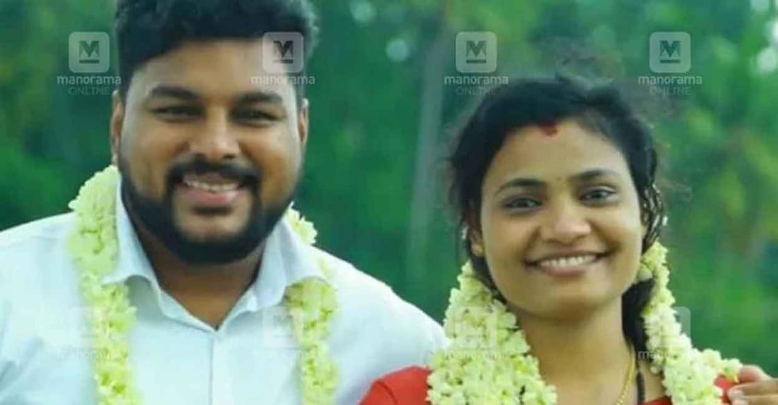 cpm-dyfi-inter-religious-marriage DYFI leader Shejin with Joisna Mary Joseph