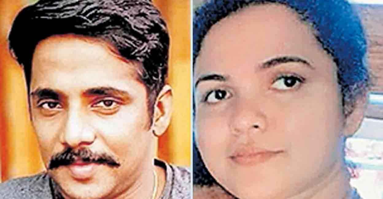 bombs-hurled-at-house-in-pinarayi-1
