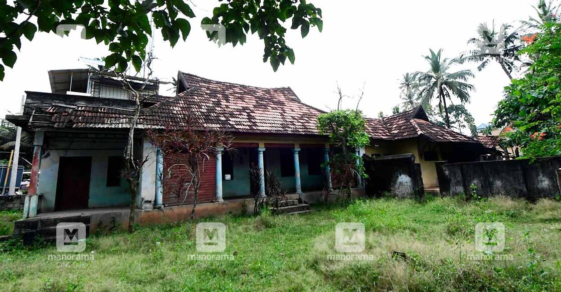 Koodathil mystery deaths: Relative seeks CBI probe, approaches CM