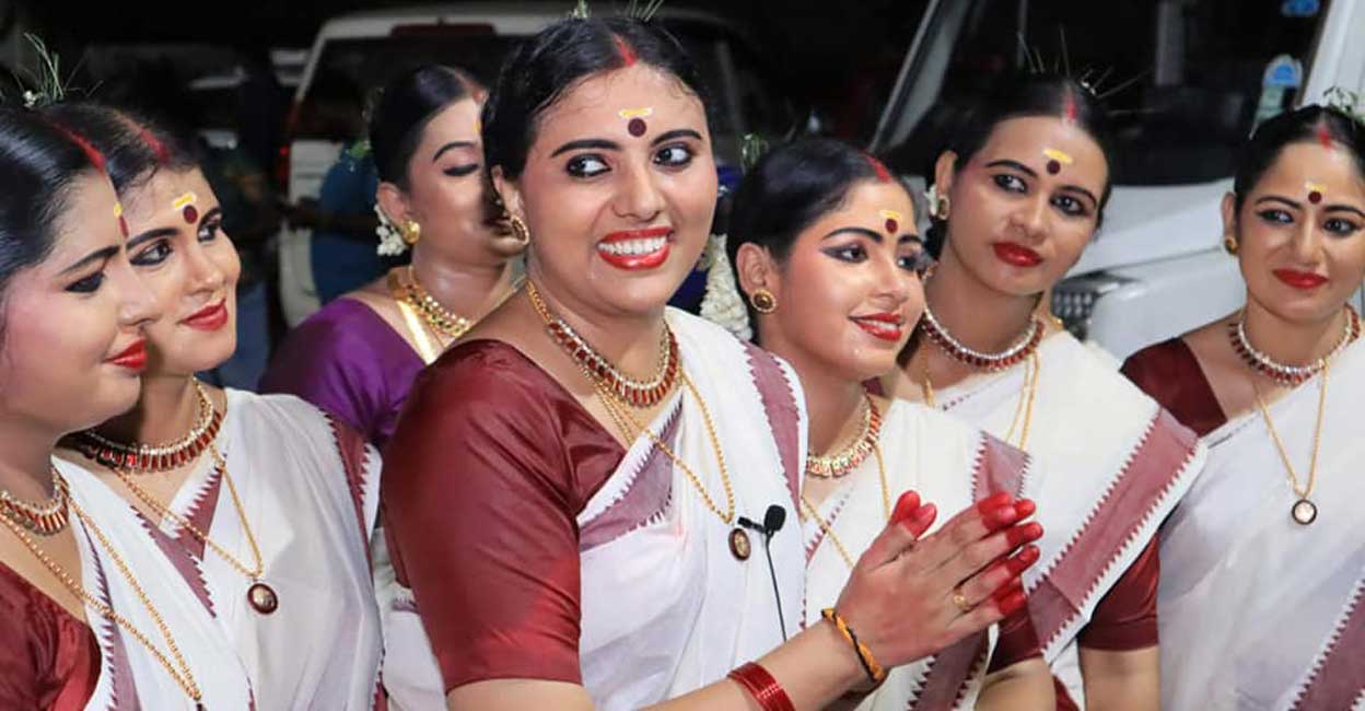 Thrissur Collector Haritha V Kumar dances to the tune of nostalgia at arts fest Thrissur Collector Haritha V Kumar dances to the tune of nostalgia at arts fest