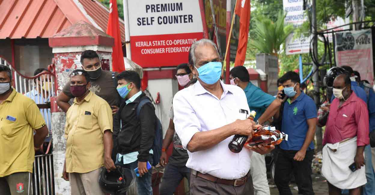 Liquor The Liquor Policy unveiled last week makes liquor outlets abundant in Kerala. File photo: Manorama