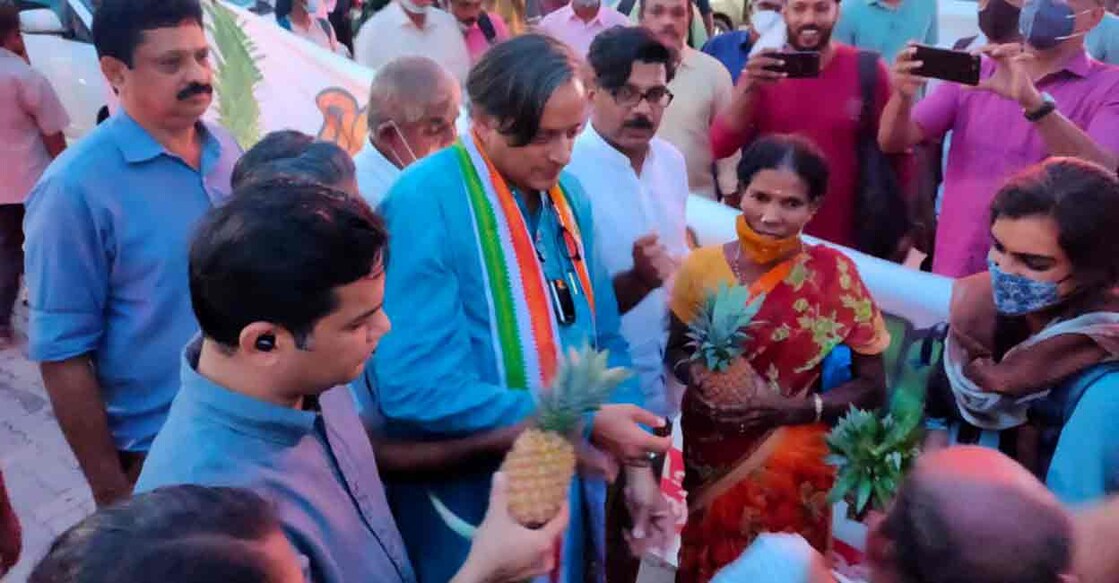 Pineapple protest Congress MPs Hibi Eden, Shashi Tharoor, MLA Mathew Kuzhalnadan speak to pineapple farmers from Vazhakulam. Photo: Special Arrangement