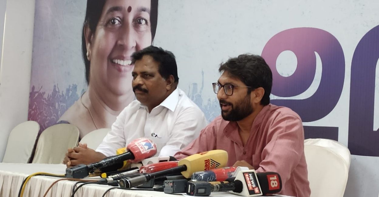 Jignesh Mevani addresses media along with Kodikkunnil Suresh MP in Kochi on Saturday. Photo: Special arrangement