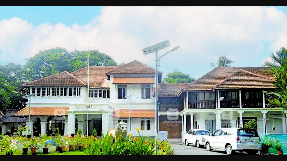 Cattle shed work begins at CM's house; music system for cows! | Thiruvananthapuram | Onmanorama Cattle shed work begins at CM's house; music system for cows! | Thiruvananthapuram | Onmanorama