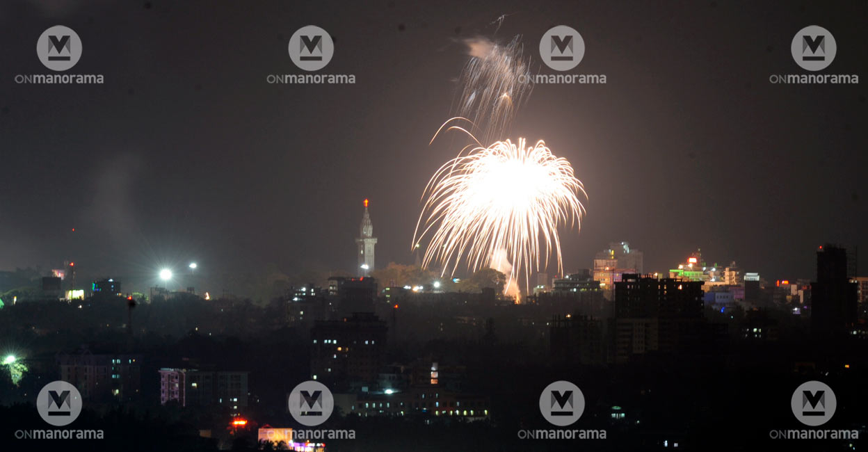 Kerala Controller of Explosives Dr P K Rana has said that there is no permission to watch the fireworks display of the Thrissur Pooram from the Swaraj Round. File Photo: Josekutty Panackal/Manorama
