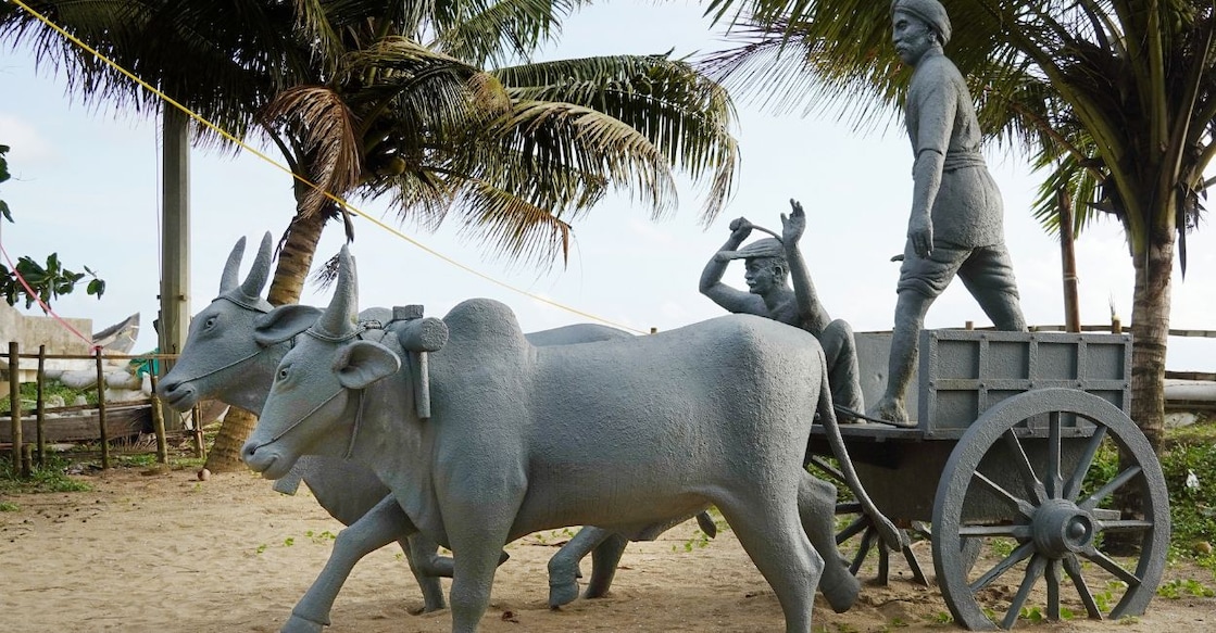 Statue of Mahatama Ayyankali riding a cart, villu vandi on the Cherai beach unveiled on August 31, 2012 to mark the 150th birth anniversary of the social reformer. Photo:  AjayTvm/Shutterstock