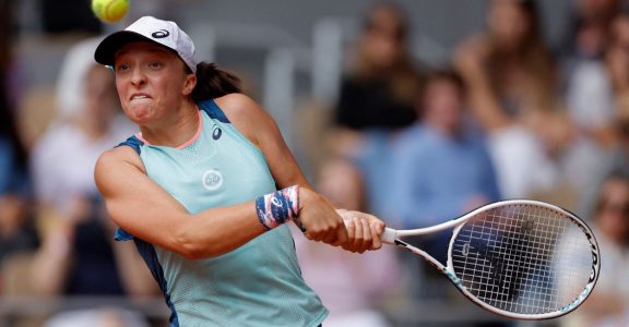 French Open: Iga Swiatek crushes Gauff to clinch title