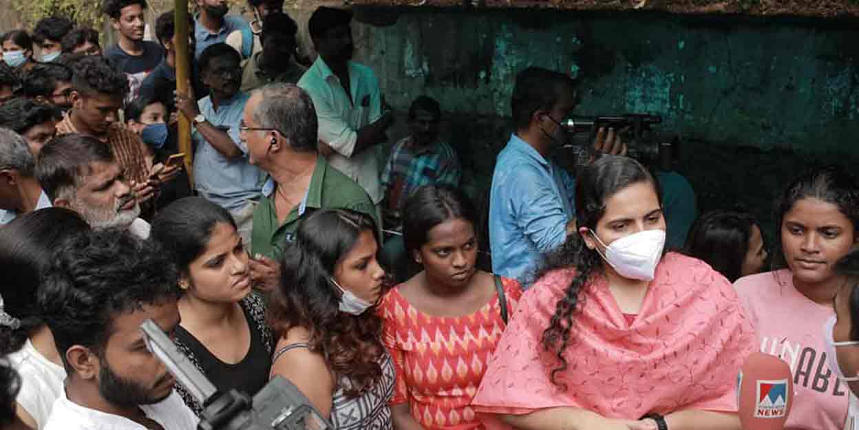 arya-rajendran Thiruvananthapuram Mayor Arya Rajendran visit Sreekaryam bus waiting area outside of the College of Engineering, Thiruvananthapuram, on Thursday. Photo courtesy: Facebook/Arya Rajendran