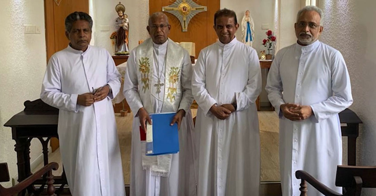 mar-andrews-thazhath Mar Andrews Thazhath after being appointed the new Apostolic Administrator of the Ernakulam-Angamaly Archdiocese. He replaces Mar Antony Kariyil.