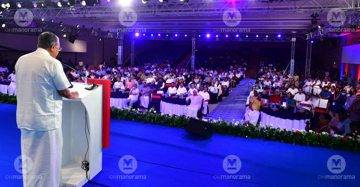 pinarayi-vijayan-manorama-news-conclave-2 Kerala Chief Minister Pinarayi Vijayan speaking at the fourth edition of Manorama News Conclave. Photo: Manorama/Josekutty Panackal