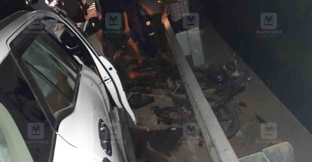 Father, son killed as car rams bike near Attingal | Accident News ...