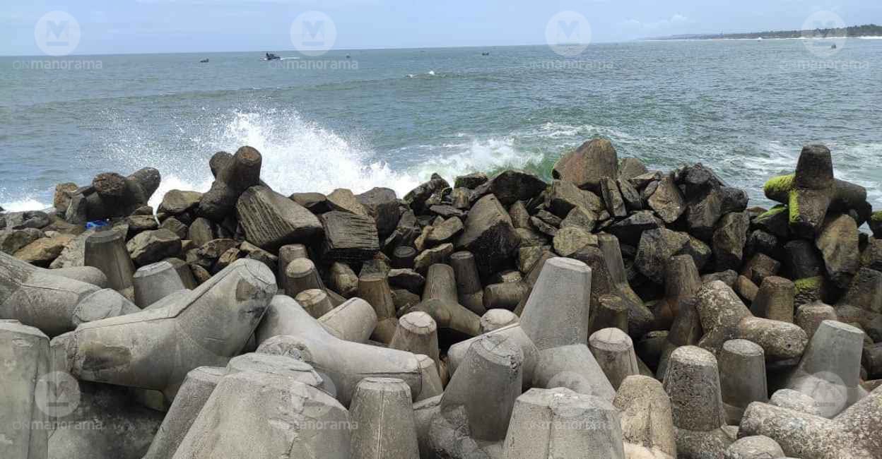 Rocks and tetrapods of the breakwater spreding sideways into the channel. Photo: Ayyappan R/Manorama Rocks and tetrapods of the breakwater spreding sideways into the channel. Photo: Ayyappan R/Manorama
