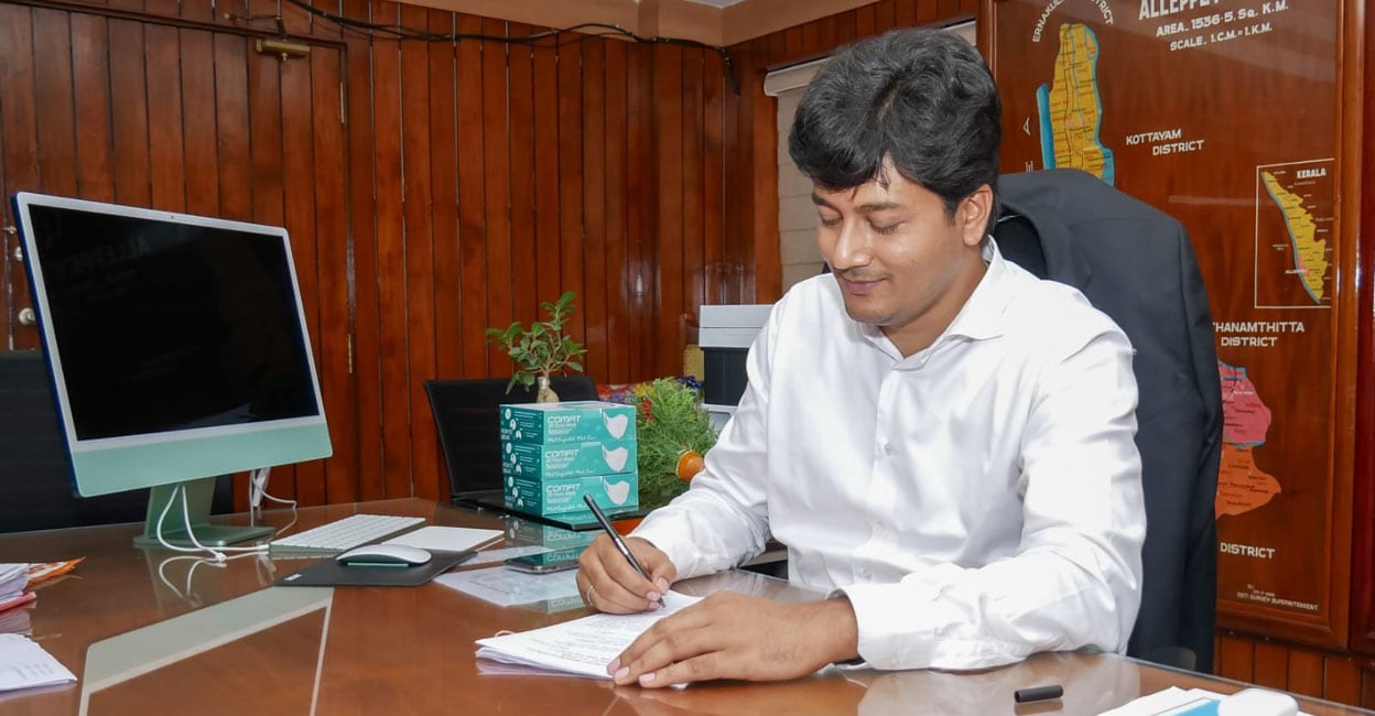 VR Krishna Teja VR Krishna Teja in his office after taking charge as Alappuzha district collector on Wednesday. Photo: Facebook/ @districtcollectoralappuzha