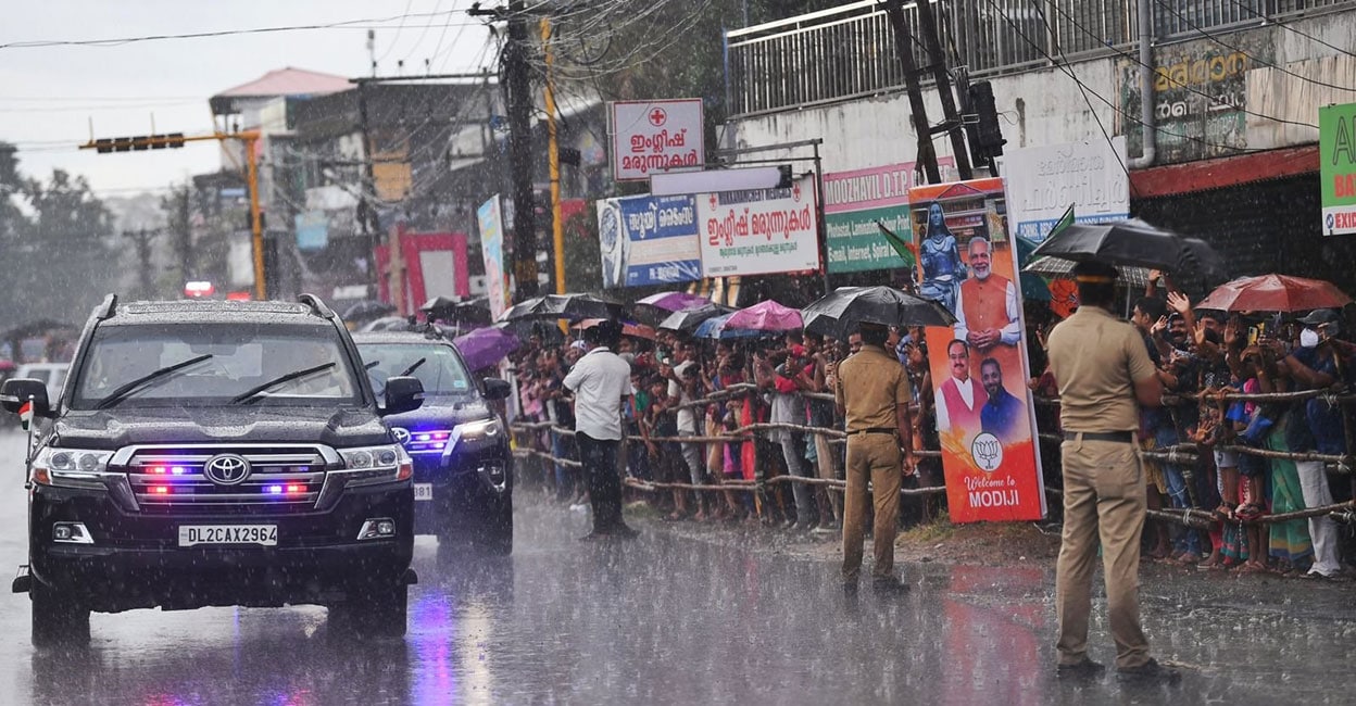 pm-ker-visit1 People line up along the roadside to greet Prime Minister Narendra Modi during his visit to Kochi on Thursday. Photo: PIB