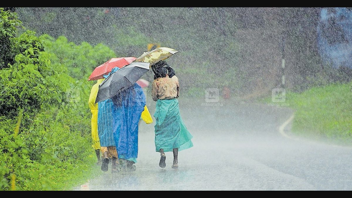 Heavy rain lashes Kerala; orange alert in Idukki, yellow in 8 ...