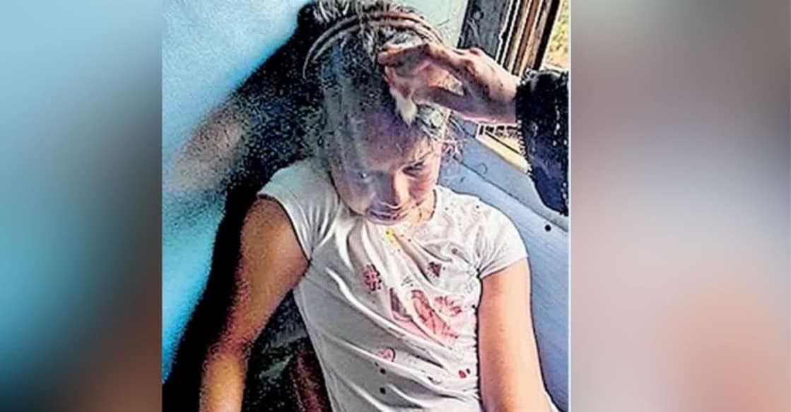 Keerthana gets medical help in the train. Photo: Manorama Online. 