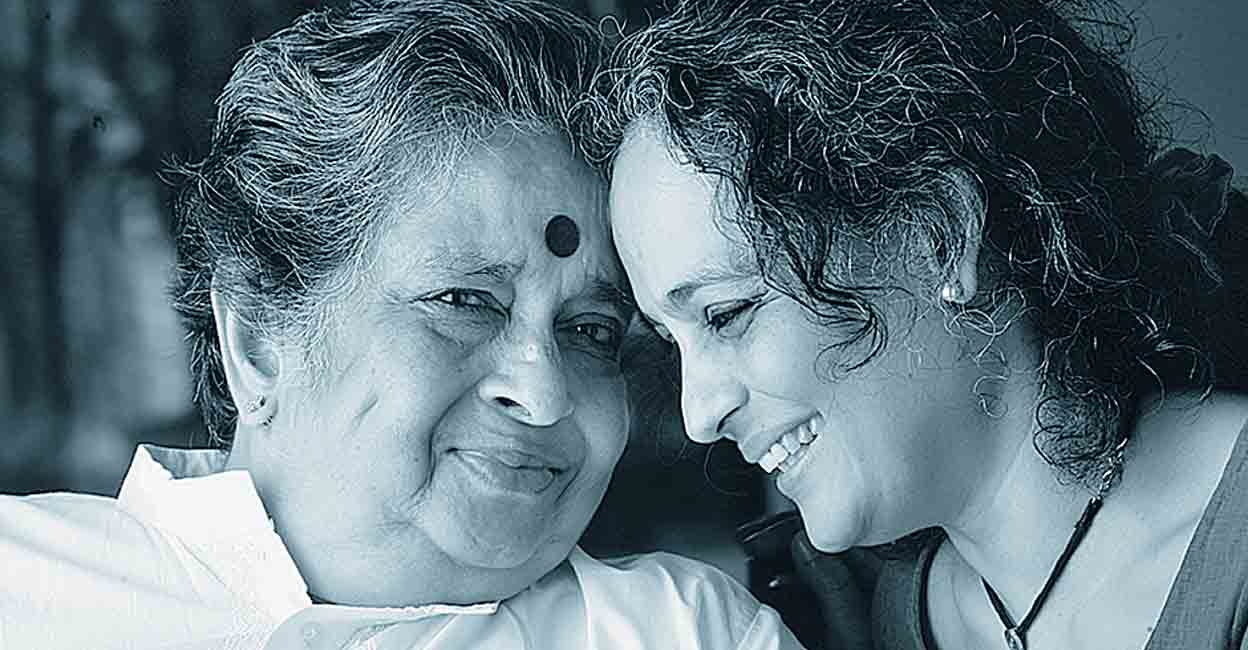 Mary Roy with her daughter Arundhati Roy