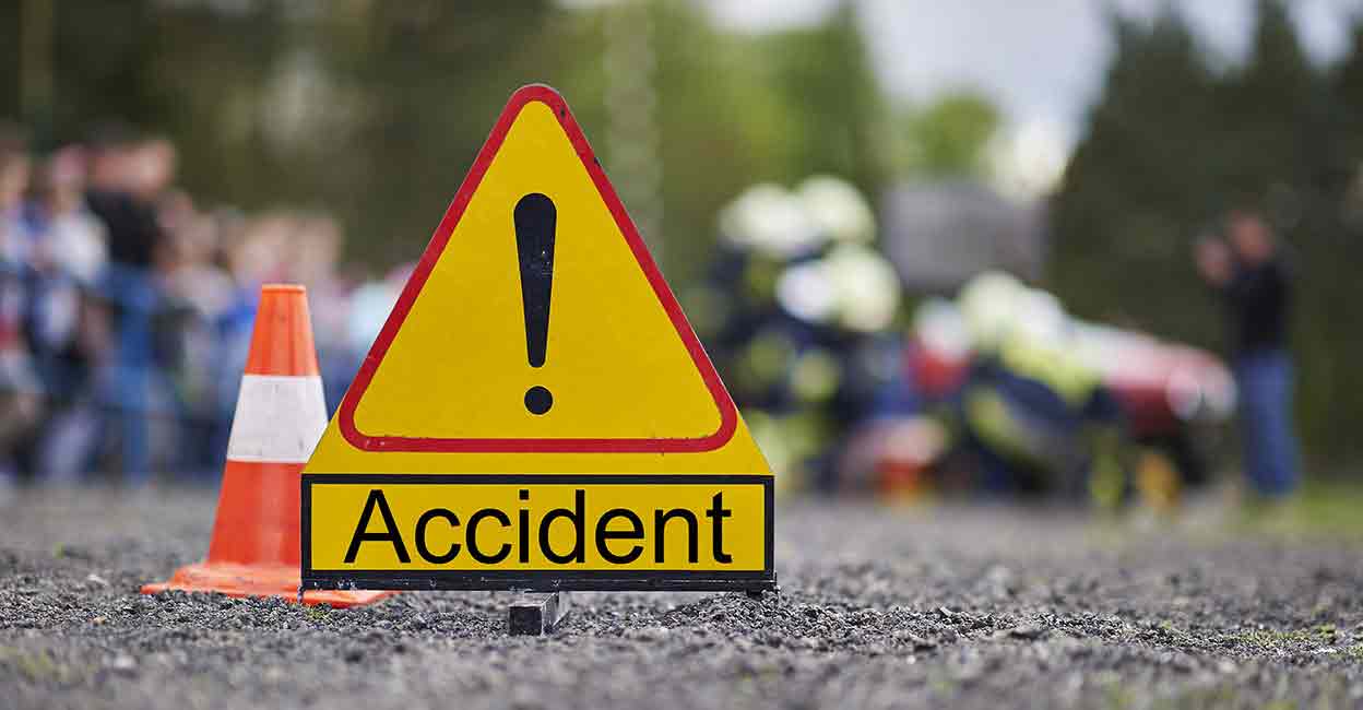 Two Keralites killed in road accident in Theni after car tyre burst