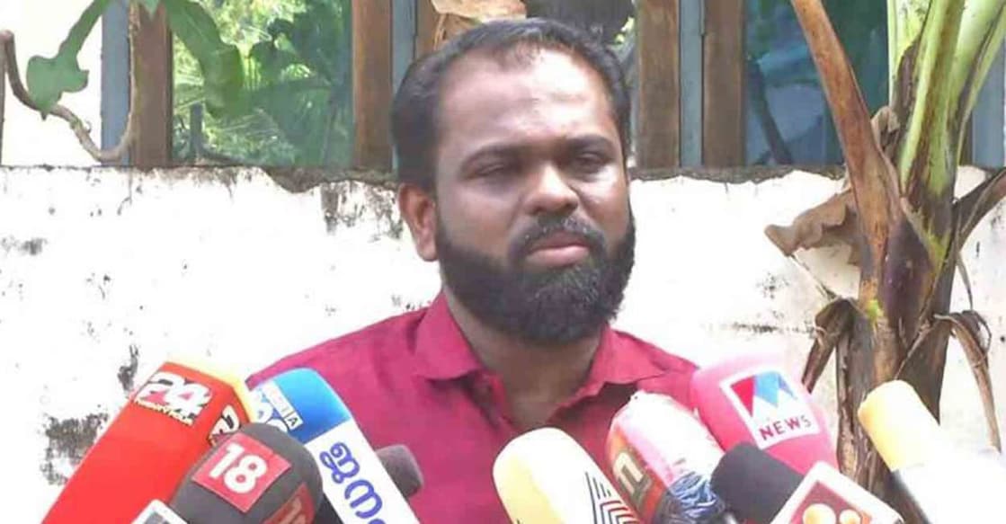 a-shanavas-2 The report says that Shanavas acted as middleman in various financial deals and took commission amount, which was utilized for various ‘benami’ businesses: Manorama News Screengrab