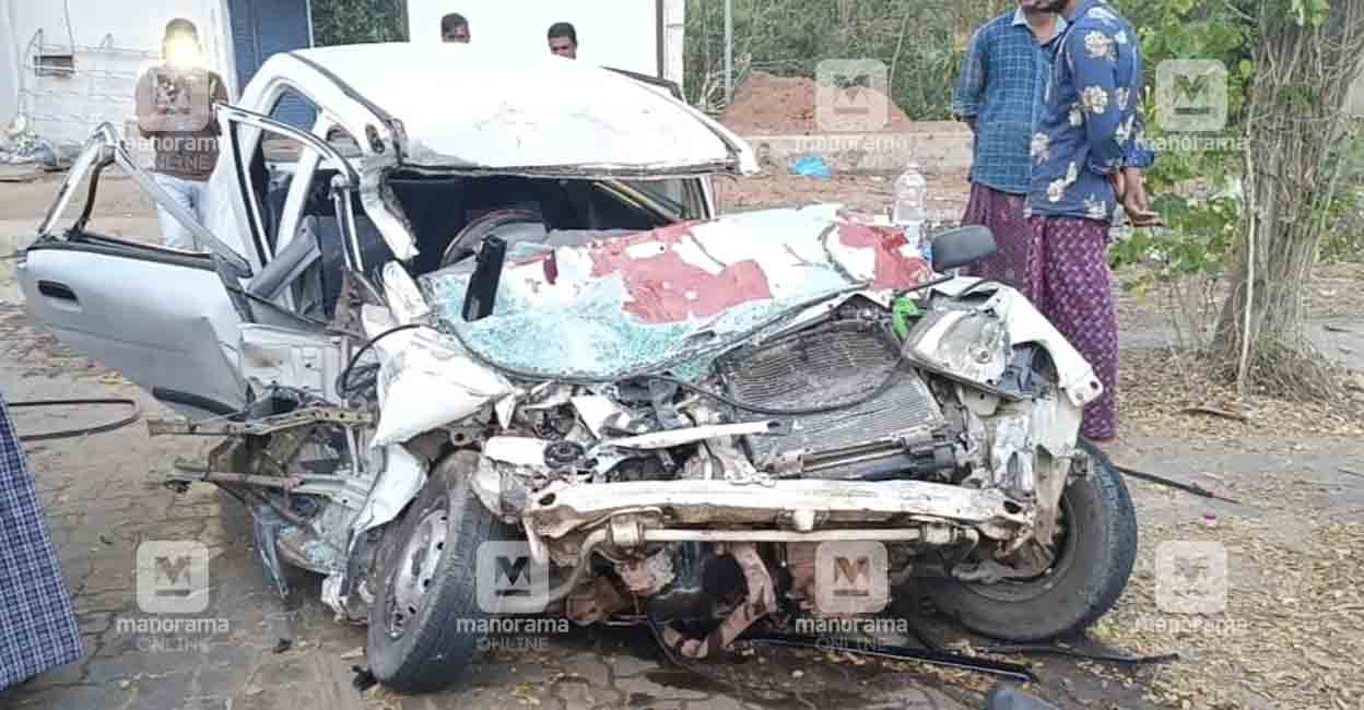 The car, which met with the accident in Alappuzha. Photo: Manorama