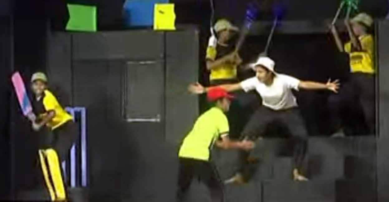 boundary-play A screenshot of the play 'Boundary' performed by Memunda Higher Secondary School, Vadakara at the State School Kalolsavam on Friday. Photo: Screenshot from Manorama News