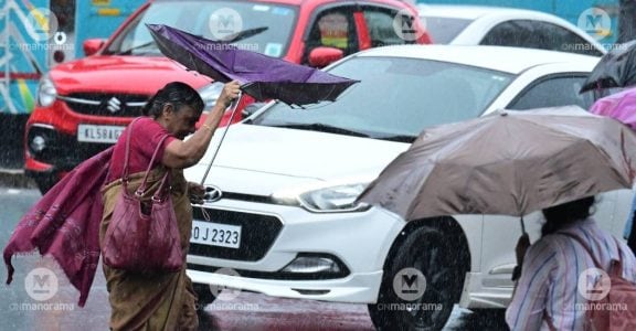 Heavy Downpour Likely In Kerala Orange Alert In 4 Districts Yellow