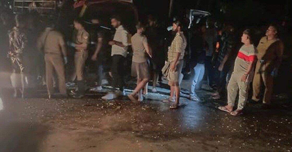 edappal-accident-oct-3 People gather around the accident site at Manoor near Edappal in Malappuram on Tuesday night. Photo: Special arrangement
