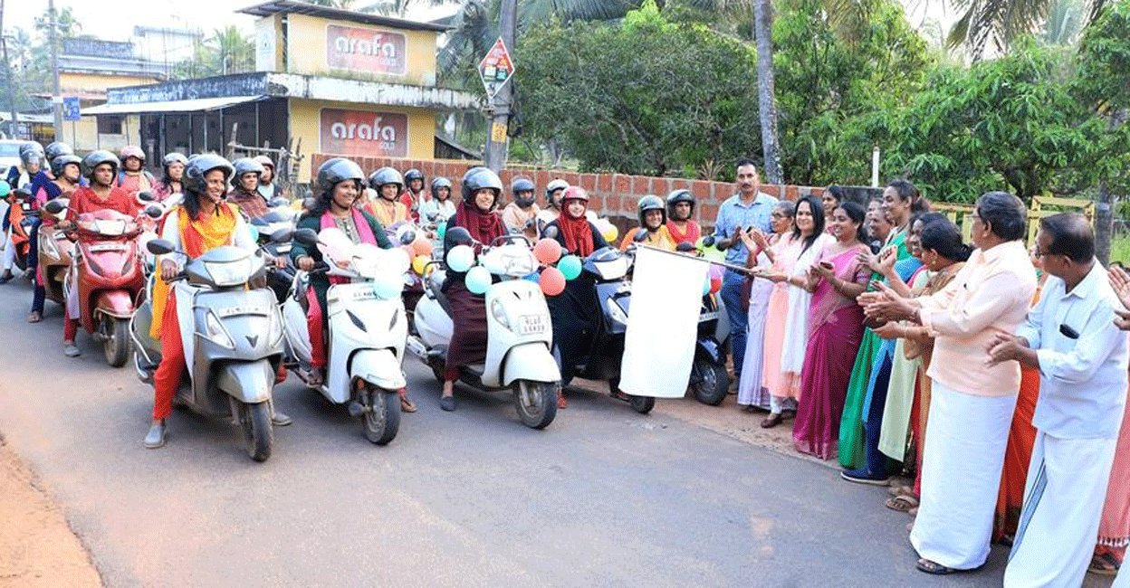 Women take out two-wheeler rally to publicise Nava Kerala Sadas in Kanhangad constituency on Wednesday. They drove from Markkapu Beach to Meenappis in Kanhangad town. Photo: Special arrangement