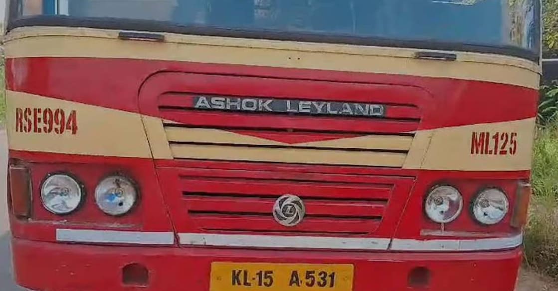 The KSRTC driver had claimed before the media that he had stopped the bus after it scratched the mirror of the car but the woman came and smashed the headlights. Photo: Manorama