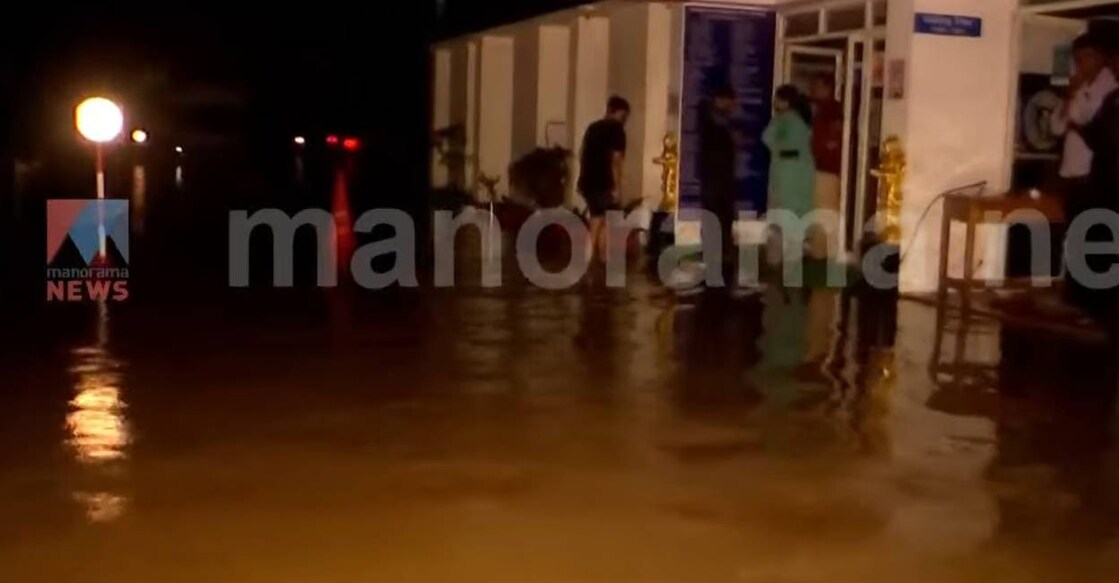 A  view of the flooded Cosmopolitan hospital. Photo: Screengrab/ Manorama News