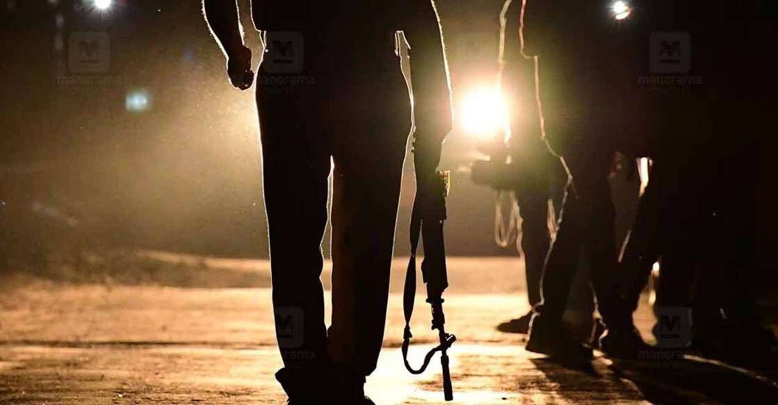 Police inspection along Kerala-Karnataka event as part of the operation against Maoists. File photo: Manorama