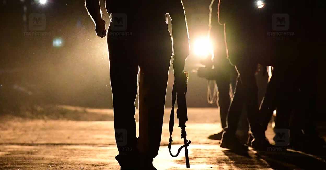 Police inspection along Kerala-Karnataka event as part of the operation against Maoists. File photo: Manorama