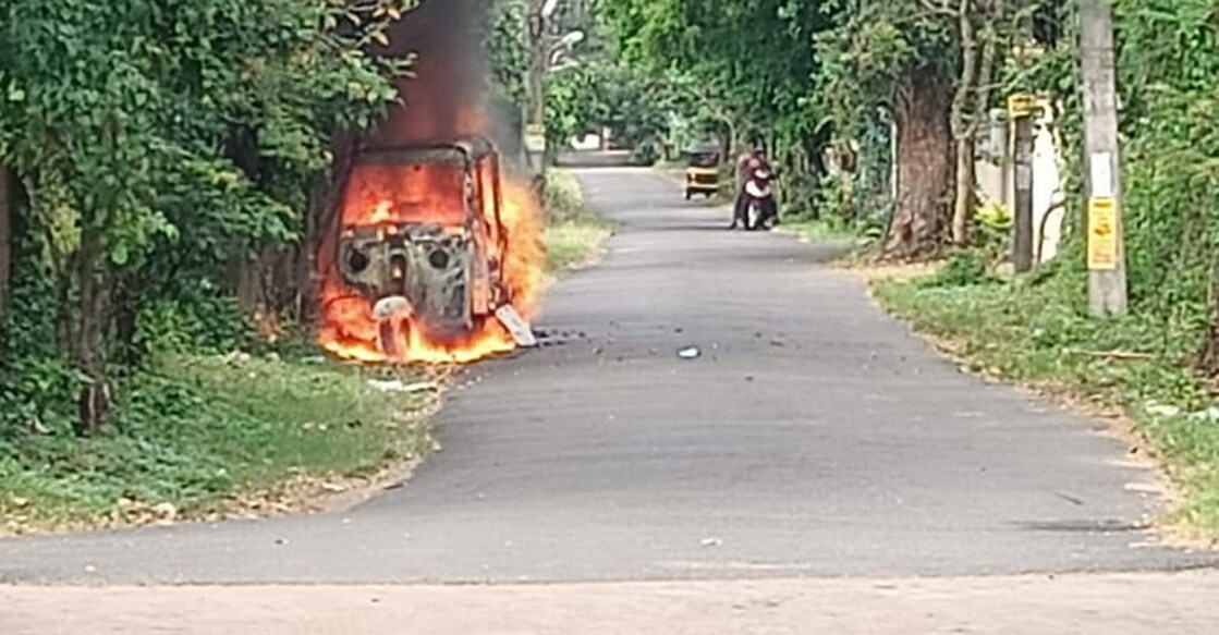 The gutted auto was found at Gandhinagar in Cheroor about 4 km away from Thrissur town. Photo: Special arrangements
