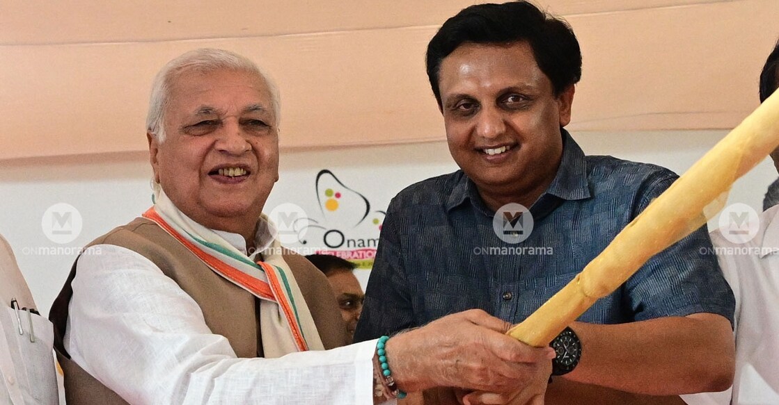 Kerala Governor Arif Mohammed Khan and Tourism Minister PA Mohammed Riyas during the Onam celebrations in Thiruvananthapuram. File photo: Manorama