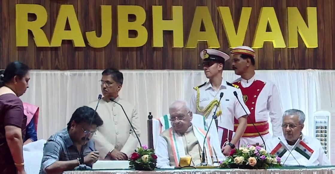 Governor Arif Mohammed Khan and Chief Minister Pinarayi Vijayan did not see face-to-face during the swearing-in ceremony of two ministers at the Raj Bhavan on Friday. Photo: Screenshot/Facebook/@keralainformation