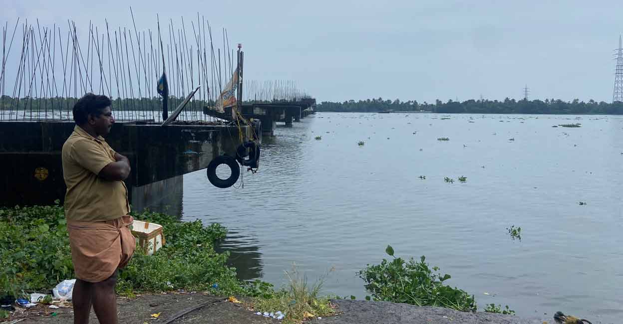 Nerekadavu-Makkekadavu-bridge-vembanad Nerekadavu-Makkekadavu bridge over the Vembanad Lake. Photo: Special arrangement