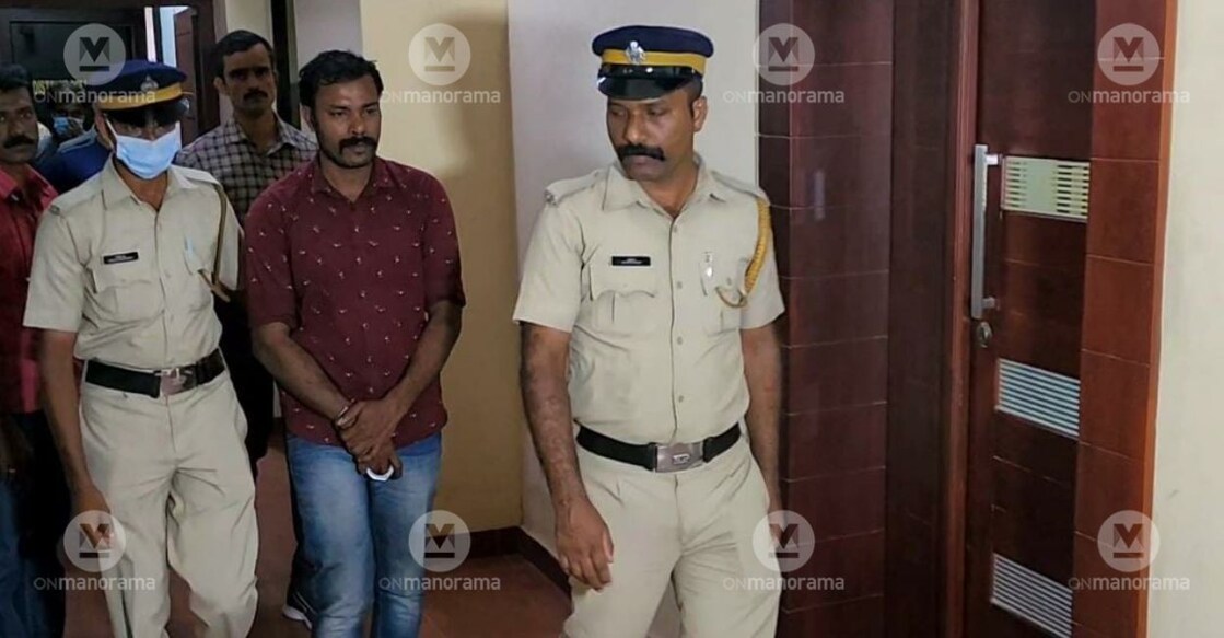 Kasaragod police taking Anto Sebastian to collect evidence from the house where Neethu Krishnan was killed at Yelkana in Kasaragod on Saturday. Photo: Manorama