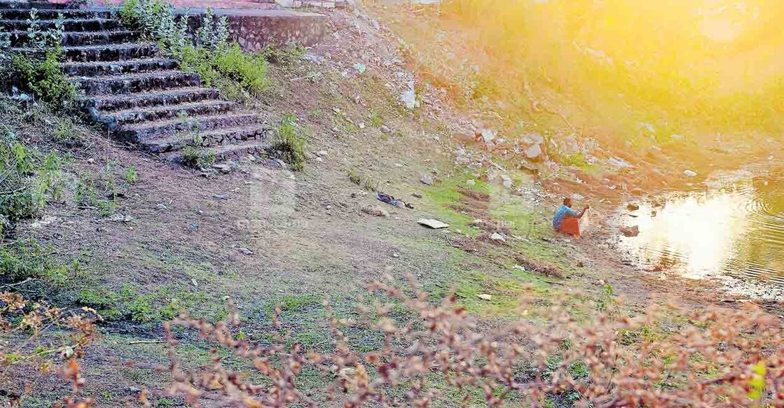 A pond in Kottekad, Palakkad dries up in the intense summer heat. Image: Manorama