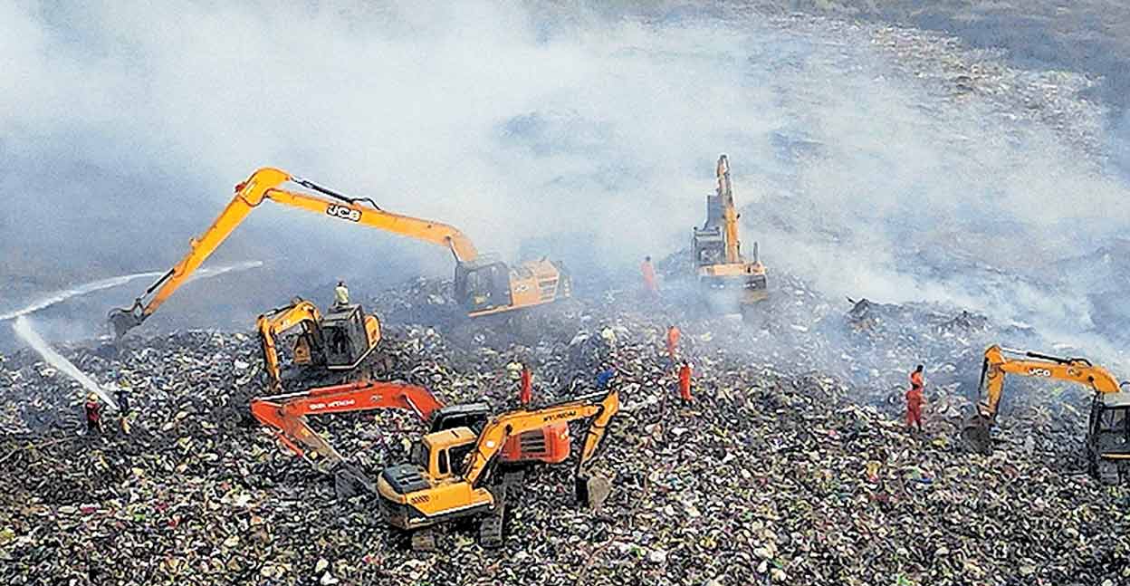 bhramapuram-fire-crisis Almost half of the Fire and Rescue Services personnel have some kind of lung issues resulting from their confrontation with smoke. So one can imagine how difficult an operation like Brahmapuram fire is for them, a senior officer told Onmanorama. Photo: Manorama