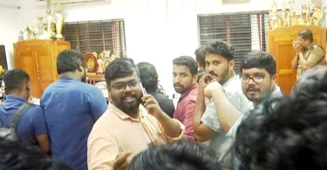 The vigorous protest dragged on for hours and showed no sign of abating as the college authorities didn't relent. Photo: Manorama 