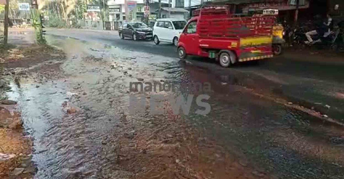 Flash flood-like situation in Kozhikode's Kuttikkattoor. Photo: Manorama