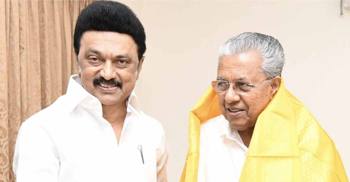 Tamil Nadu Chief Minister MK Stalin (left) welcomes Kerala Chief Minister Pinarayi Vijayan in Nagercoil on Monday. Photo: Twitter/@mkstalin