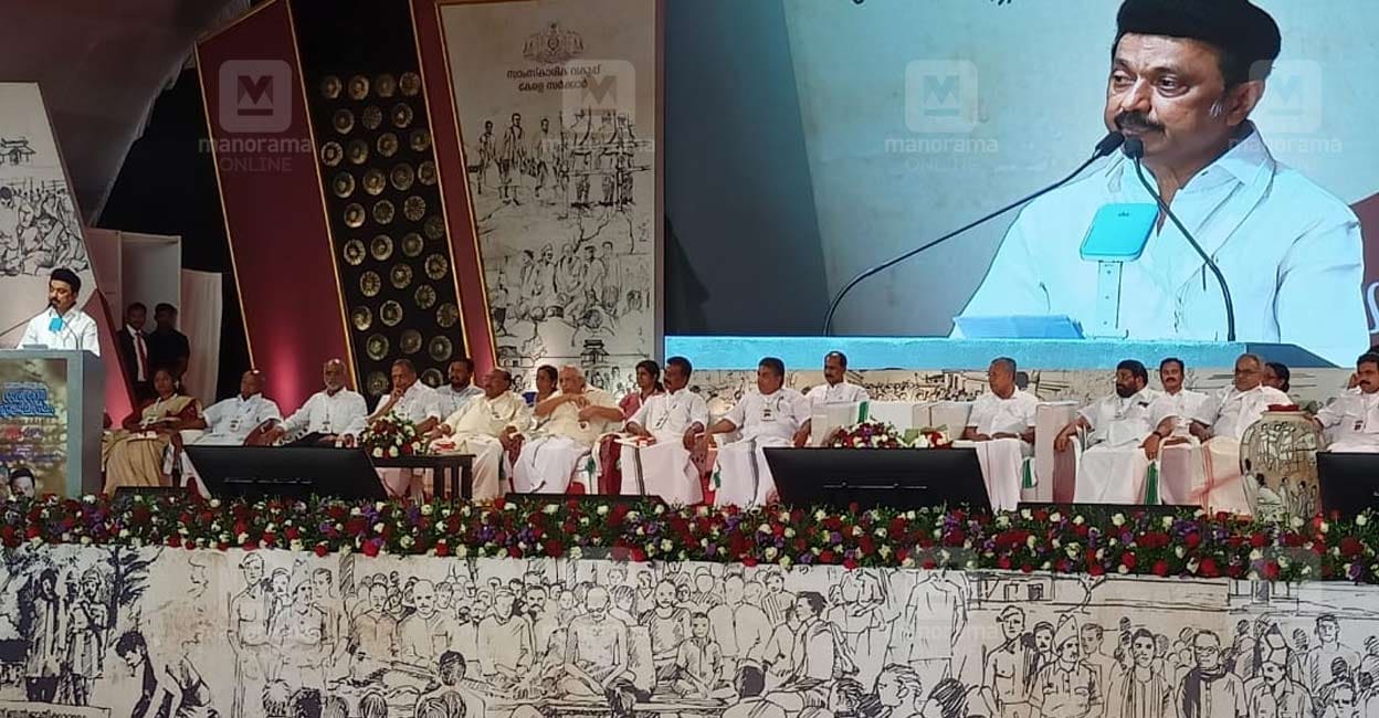 It's time to fight forces of divisiveness together, say Pinarayi Vijayan & MK Stalin