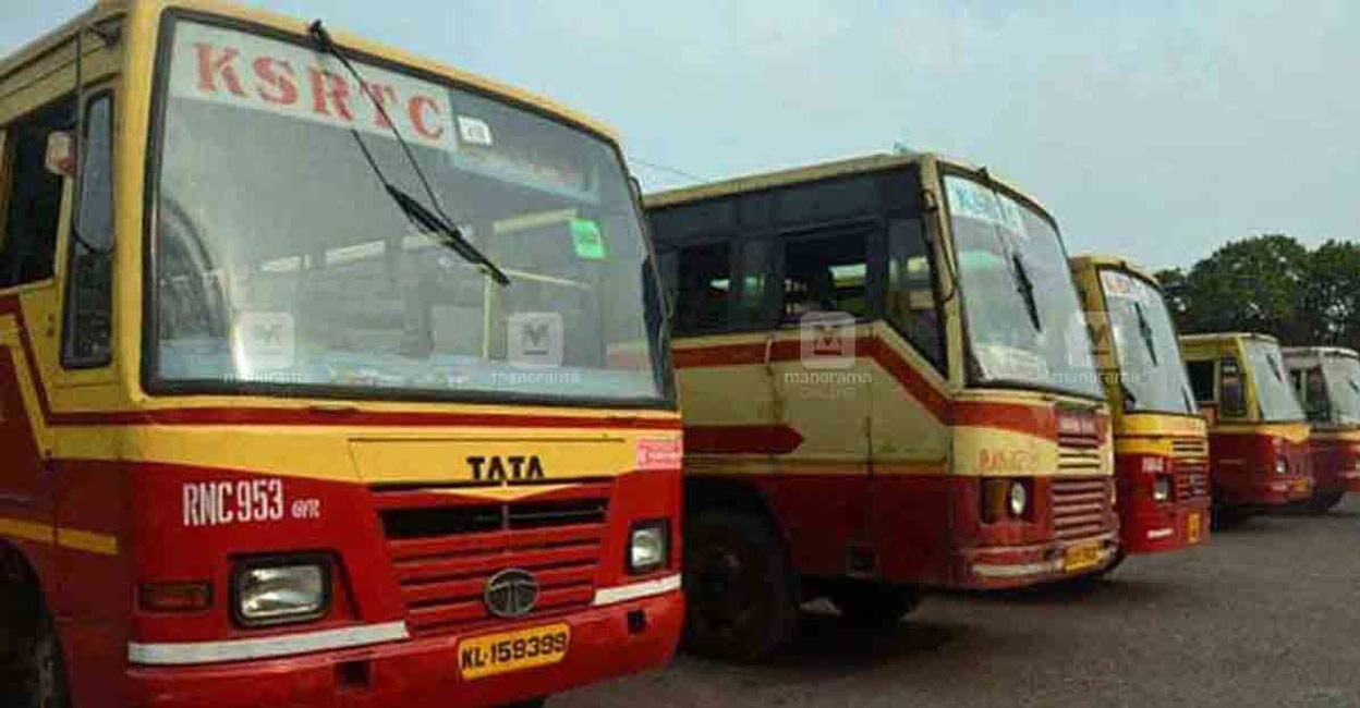 Special boards have also been put up on the front and rear of these buses displaying the fare cuts too lure riders. Photo: Manorama Online 