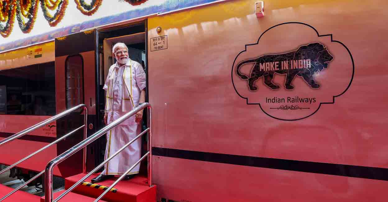 PTI04_25_2023_000109B Prime Minister Narendra Modi during flagging off of Kerala's first Vande Bharat Express, in Thiruvananthapuram, Tuesday, April 25, 2023. Photo: PTI